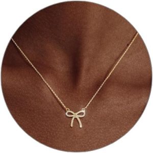 Diamond Pendant Gold Necklace for Women，Dainty 18k Gold Plated Choker Necklaces Simple Gold Jewelry Gifts for Women Girls